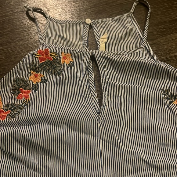 Lush flowy tank top - Picture 3 of 3